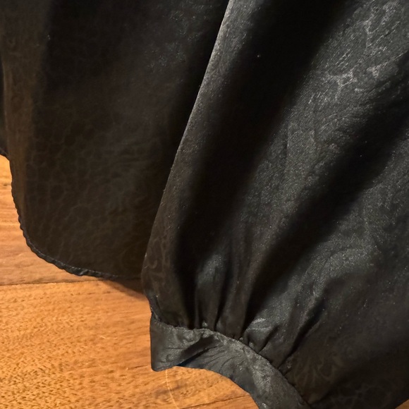 Beautiful black blouse - Picture 3 of 5